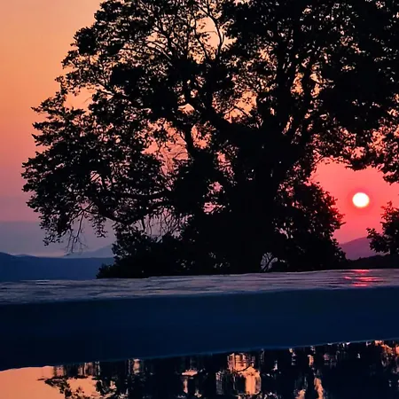 ヴィラ Rouga Spanokhórion