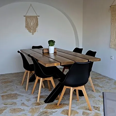 Rouga Villa *