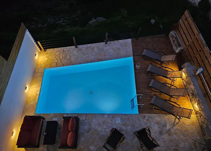 Rouga * Spanokhórion