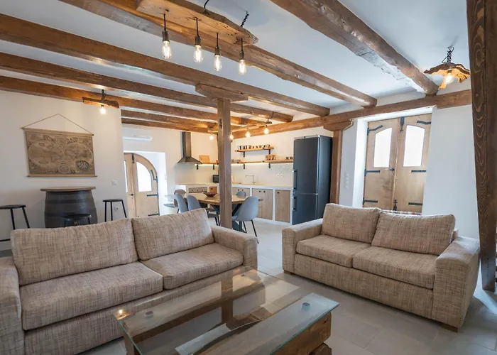 Rouga 别墅 Spanokhórion